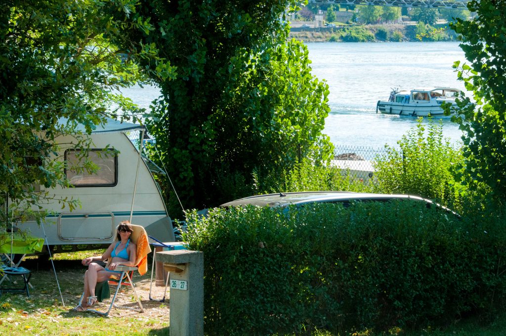 Où peut-on camper durant toutes les saisons ?